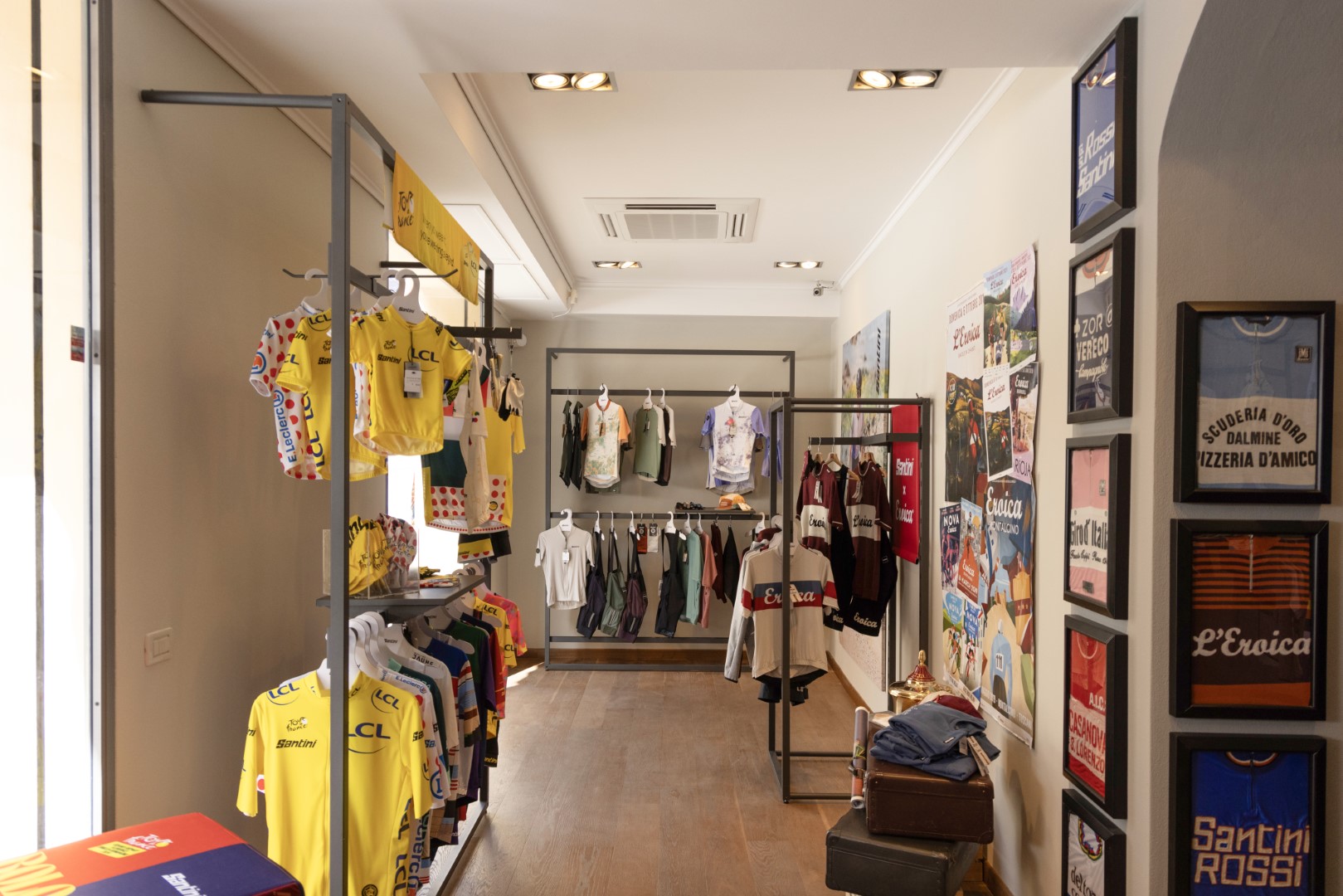 Santini Flagship Store in Bologna Santini Flagship Store in Bologna